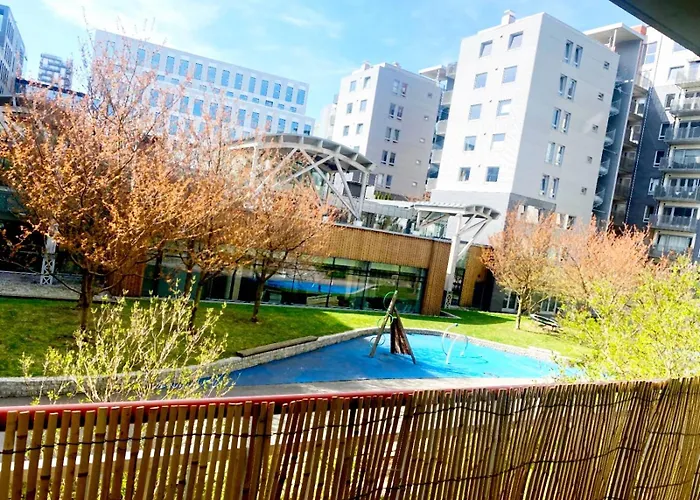 Appartement Center Flat With Balcony & Free Parking