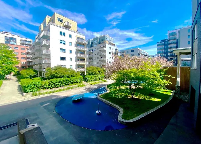 Center Flat With Balcony & Free Parking Appartement
