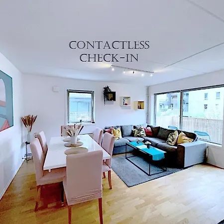 Center Flat With Balcony & Free Parking *