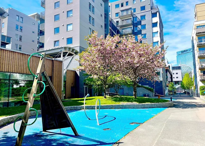 Center Flat With Balcony & Free Parking شقة أوسلو